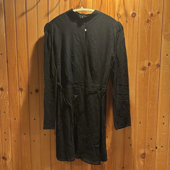 New REFORMATION Tessa black mini wrap dress - Picture 1 of 6